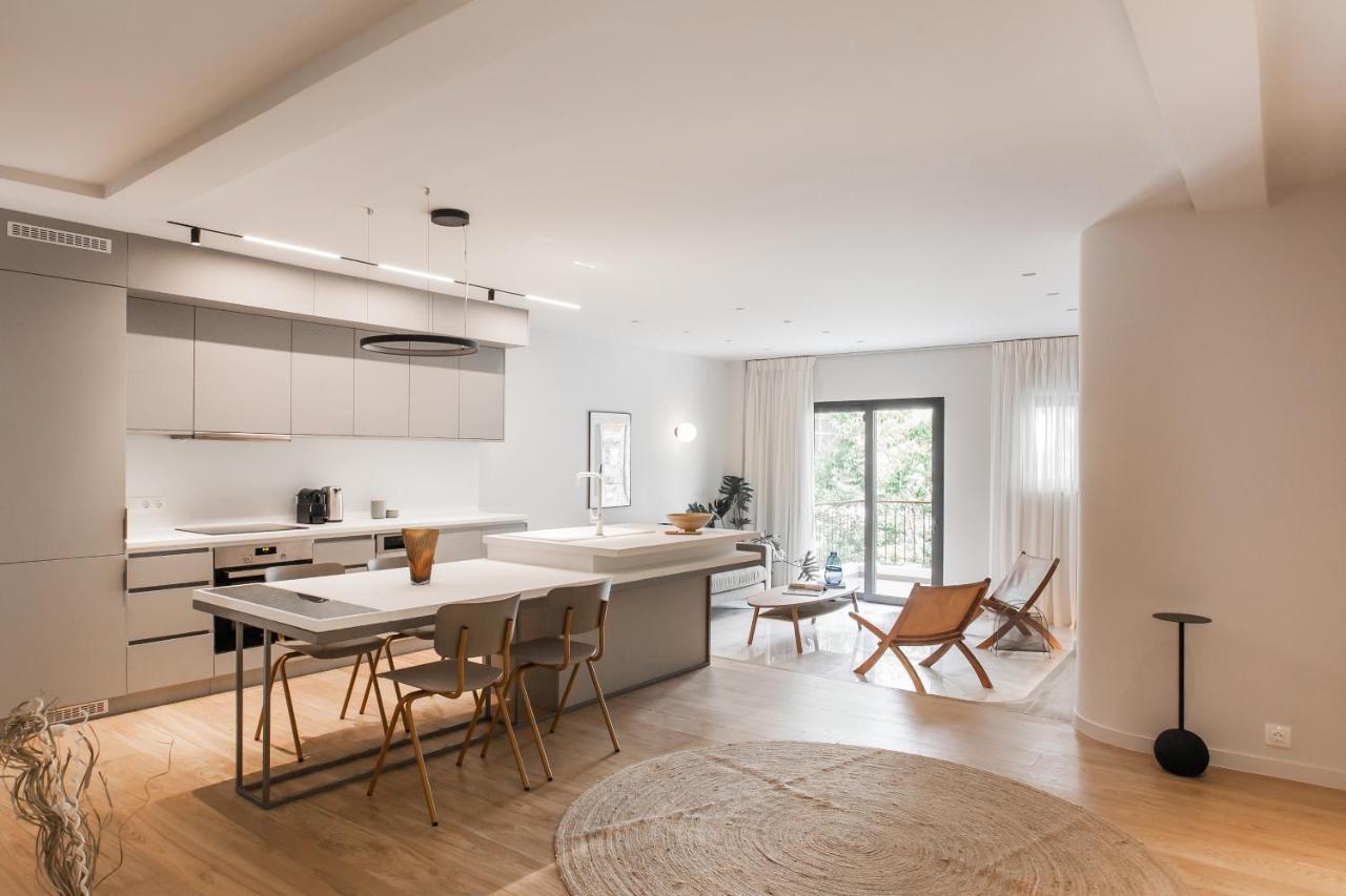 Marvelous 2Br Apartments With Balcony By Upstreet Athens Exterior photo